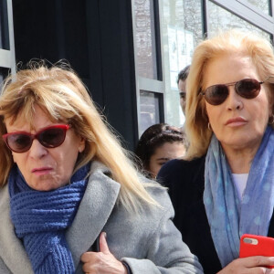 Sylvie Vartan - People à la sortie de la station Fun radio à Paris. Le 20 mars 2019.