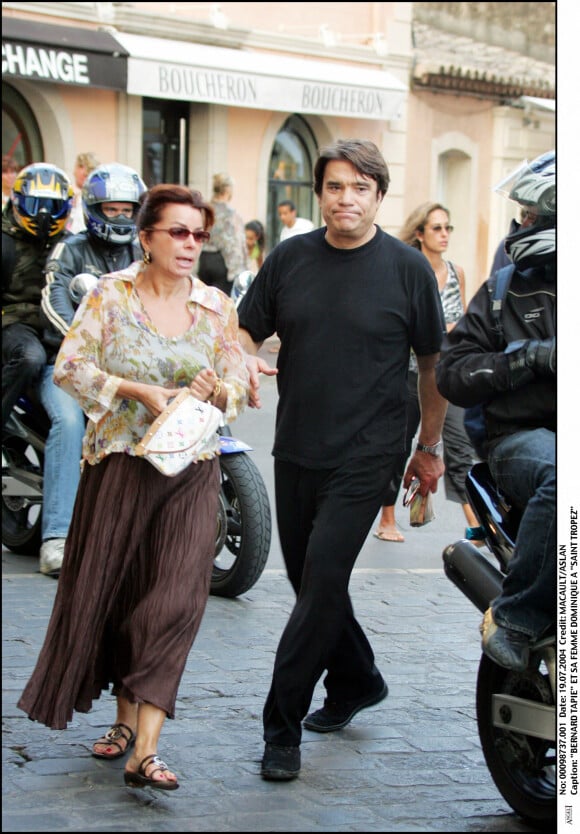 Bernard Tapie et sa femme Dominique à Saint-Tropez en 2004.