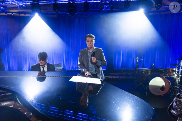 Exclusif - Benabar lors de l'enregistrement de la surprise à Mélanie pour l'émission "La Lettre", au Cabaret Sauvage à Paris, présentée par S.Davant et diffusée le 16 janvier 2021 sur France 2. Le 16 décembre 2020 © Pierre Perusseau / Bestimage 