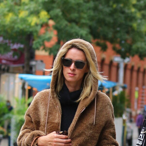 Paris Hilton et sa soeur Nicky Hilton Rothschild sont allées faire du shopping dans le quartier de Manhattan à New York pendant l'épidémie de coronavirus (Covid-19), le 27 octobre 2020.