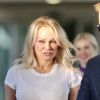 Exclusif - Pamela Anderson arrive à Gold Coast en Australie pour tourner une publicité le 25 novembre 2019.