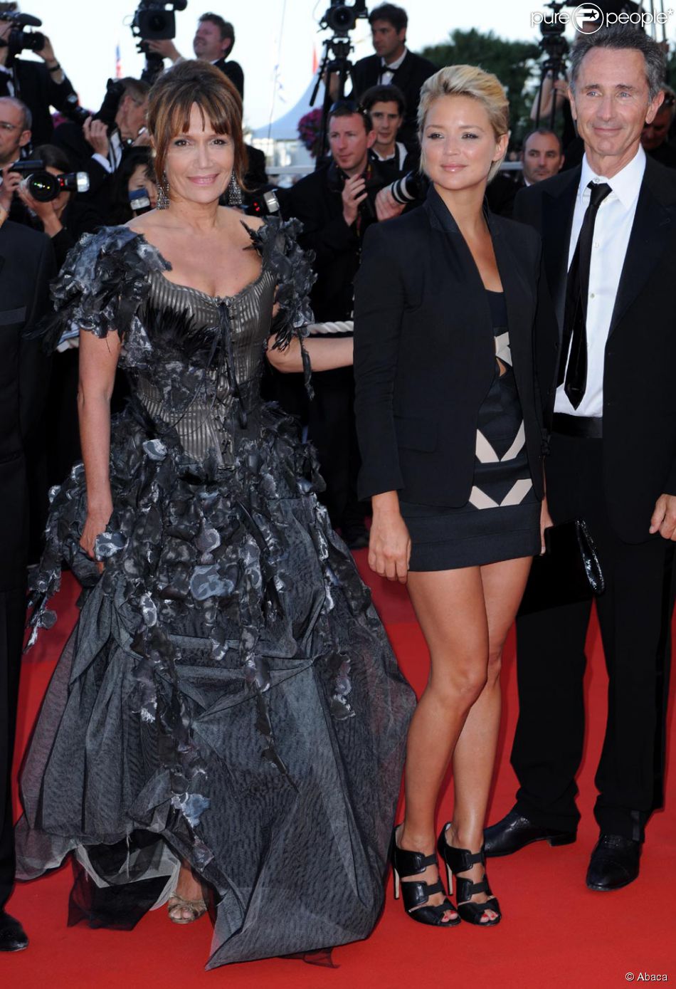 Virginie Efira Avec L Equipe Du Film Le Siffleur Au Festival De Cannes 2009 Clementine Celarie Francois Berleand Et Thierry Lhermitte Purepeople