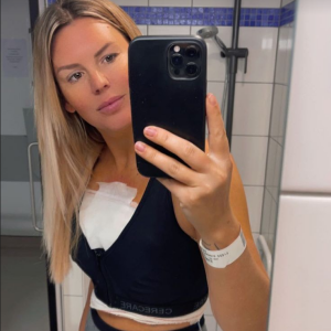 Amélie Neten dévoile une photo d'elle après son opération mammaire - Instagram