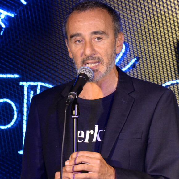 Exclusif - Élie Semoun lors de la soirée de lancement du Fridge, le nouveau comedy club de Kev Adams à Paris le 24 septembre 2020. © Rachid Bellak / Bestimage 