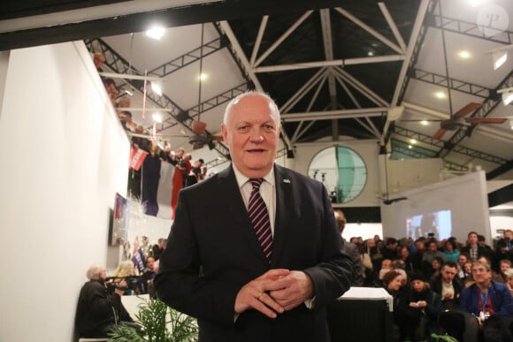 François Asselineau - Les politiques français souverainistes se réunissent pour une soirée en l'honneur du Brexit à Paris le 31 janvier 2020. © Panoramic / Bestimage  