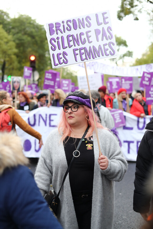 Marilou Berry - De nombreuses artistes et personnalités marchent contre les violences sexistes et sexuelles (marche organisée par le collectif NousToutes) de place de l'Opéra jusqu'à la place de la Nation à Paris © Cyril Moreau / Bestimage