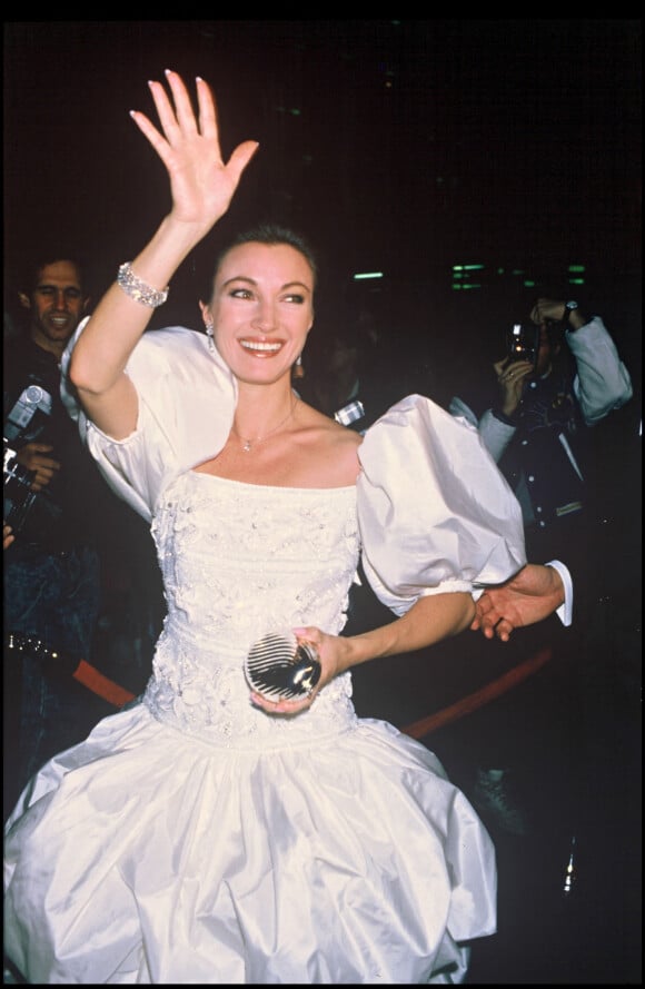Jane Seymour en soirée à New York en 1988.