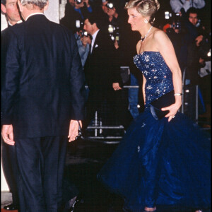 Diana et le prince Charles en soirée dans les années 1980. 