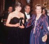 Diana et le prince Charles avec la princesse Grace de Monaco à Londres, en 1981. Il s'agit de la première sortie officielle de Diana (en robe Emanuels) et Charles après leur mariage.