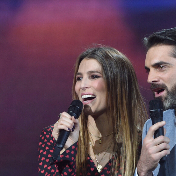 Exclusif - Laury Thilleman et Gil Alma - Enregistrement de l'émission "Tout le monde chante contre le cancer, les stars relèvent le défi" au Palais des Congrès à Paris. Le 25 novembre 2019. © Giancarlo Gorassini / Bestimage