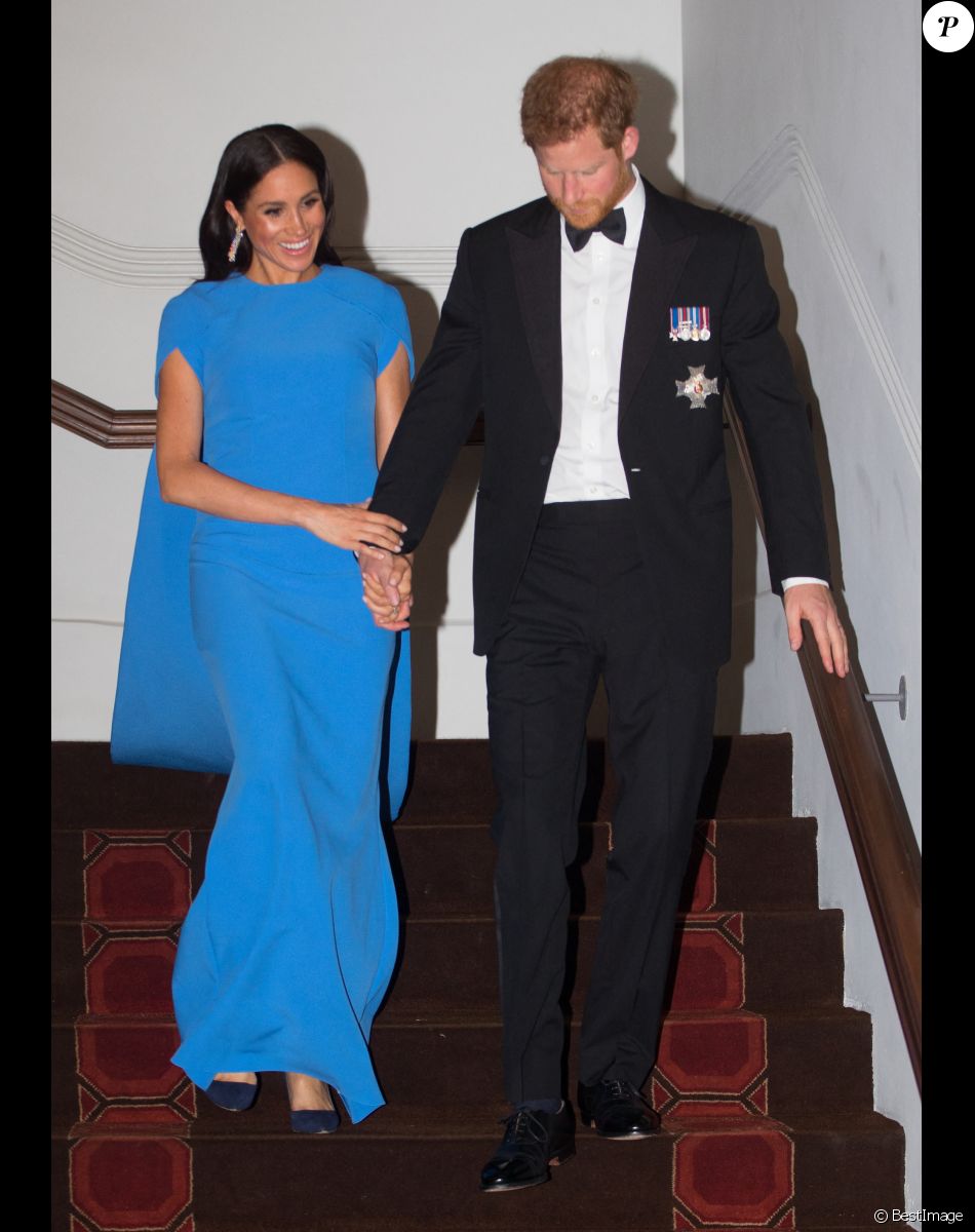 Le prince Harry, duc de Sussex, et Meghan Markle, duchesse de Sussex (enceinte) arrivent au dîner d'Etat donné en leur honneur à Suva, Îles Fidji le 23 octobre 2018. 23 October 2018. Meghan, Duchess of Sussex attends the State dinner on October 23, 2018 in Suva, Fiji. The Duke and Duchess of Sussex are on their official 16-day Autumn tour visiting cities in Australia, Fiji, Tonga and New Zealand