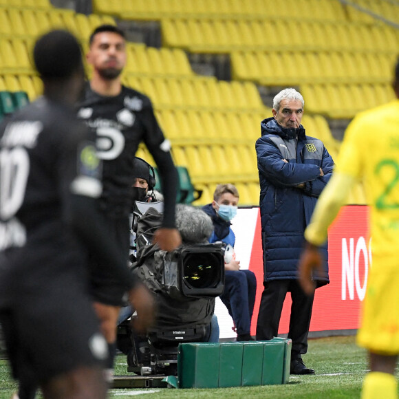 Raymond Domenech lors du match de football FC Nantes contre Lille OSC (0-2) au Stade de la Beaujoire à Nantes le 7 février 2021. © Christophe Saidi / Panoramic / Bestimage