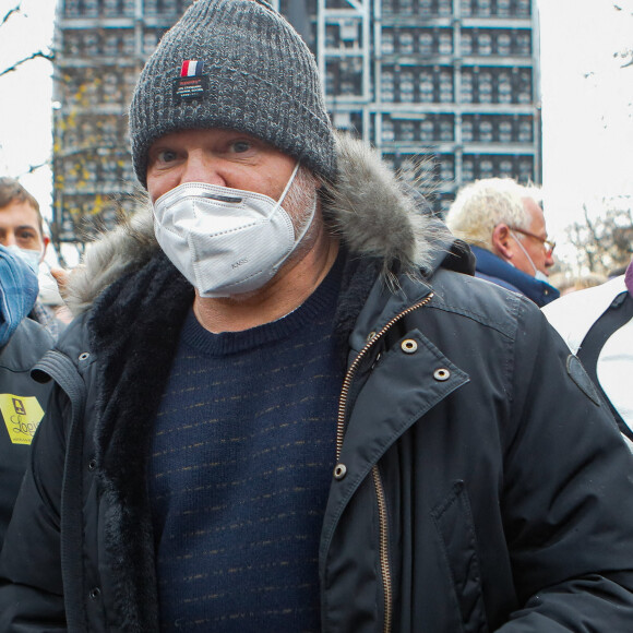 Philippe Etchebest - Rassemblement national des métiers de l'hôtellerie, de la restauration, du tourisme à l'appel de l'UMIH et du GNI à l'esplanade des Invalides à Paris, le 14 décembre 2020.. © Christophe Clovis / Bestimage