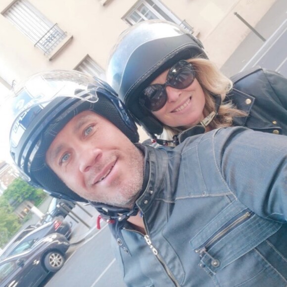 Valérie Trierweiler et Romain Magellan fêtent leur trois ans d'amour. Instagram. Le 11 février 2021.