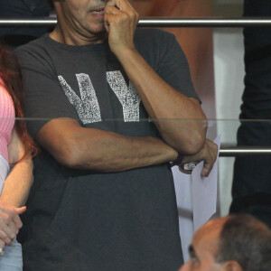 Julien Clerc et sa femme Hélène au Parc des Princes en 2011.