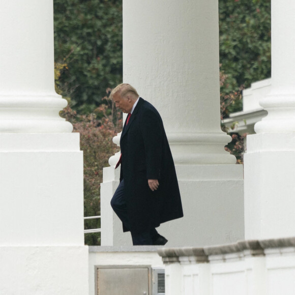 Le président des Etats-Unis Donald Trump au départ de la Maison Blanche à Washington pour un meeting en Pennsylvanie. Le 26 octobre 2020
