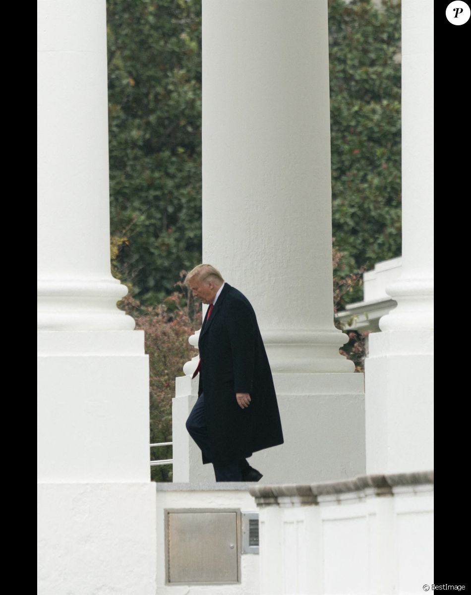 Le président des Etats-Unis Donald Trump au départ de la Maison Blanche à Washington pour un meeting en Pennsylvanie. Le 26 octobre 2020