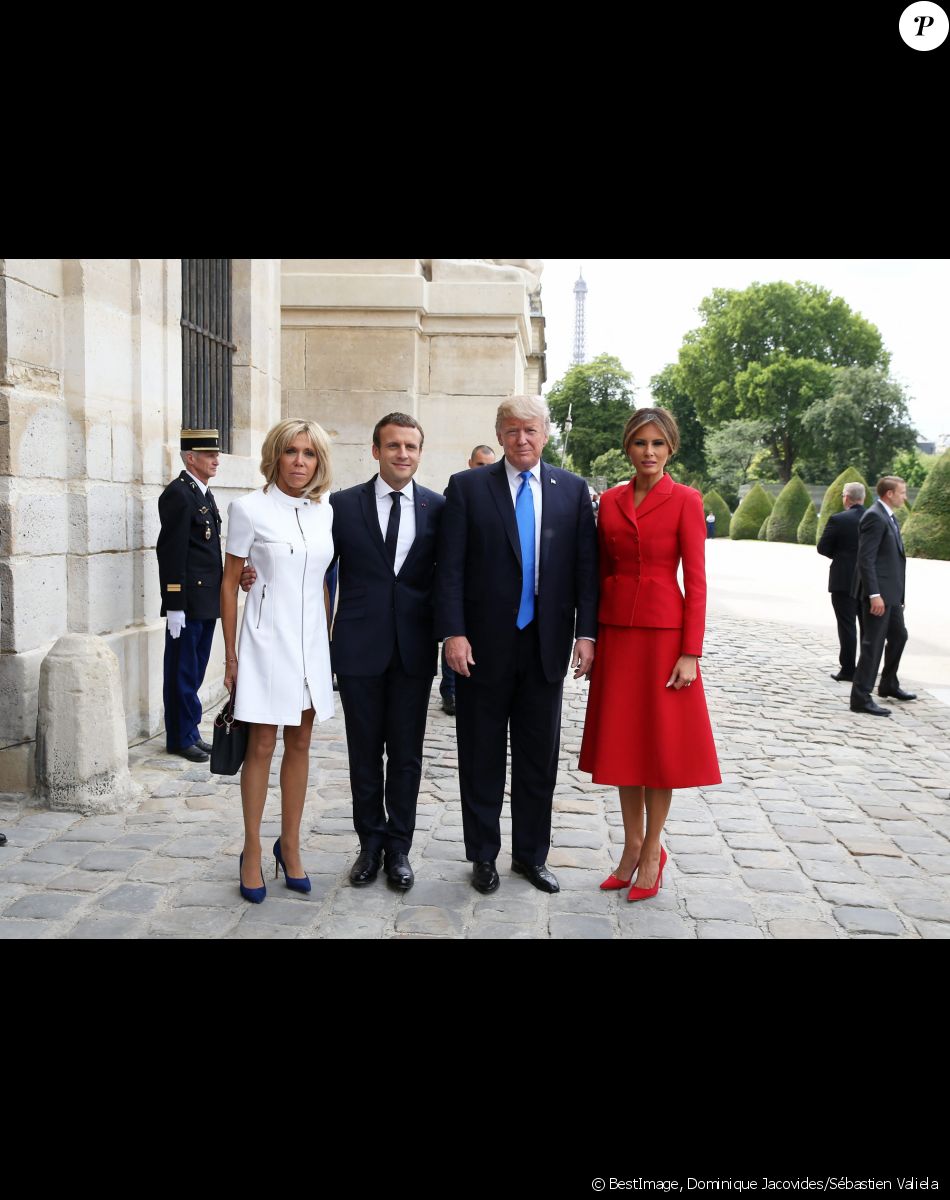 Le président de la République Emmanuel Macron, sa femme Brigitte Macron (Trogneux), le président des Etats-Unis Donald Trump et sa femme Melania Trump (habillée en Dior) lors de la cérémonie d'accueil du président des Etats-Unis à l'Hôtel National des Invalides à Paris le 13 juillet 2017. © Dominique Jacovides/Sébastien Valiela/Bestimage
