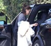 Joaquin Phoenix, sa compagne Rooney Mara et leur nouveau-né River sortent de la maison d'amis à Los Angeles, le 11 février 2021.