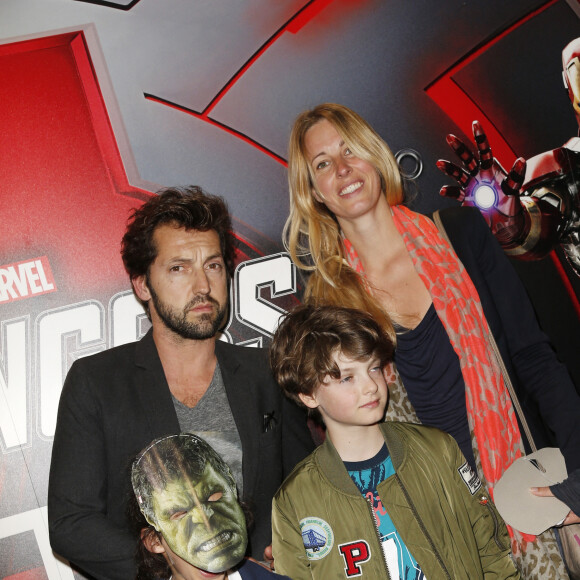 Frédéric Diefenthal avec son fils Gabriel et sa compagne - Vernissage de l'exposition"Marvel Avengers S.T.A.T.I.O.N." à La Défense. Le 3 mai 2016. © Christophe Aubert via Bestimage