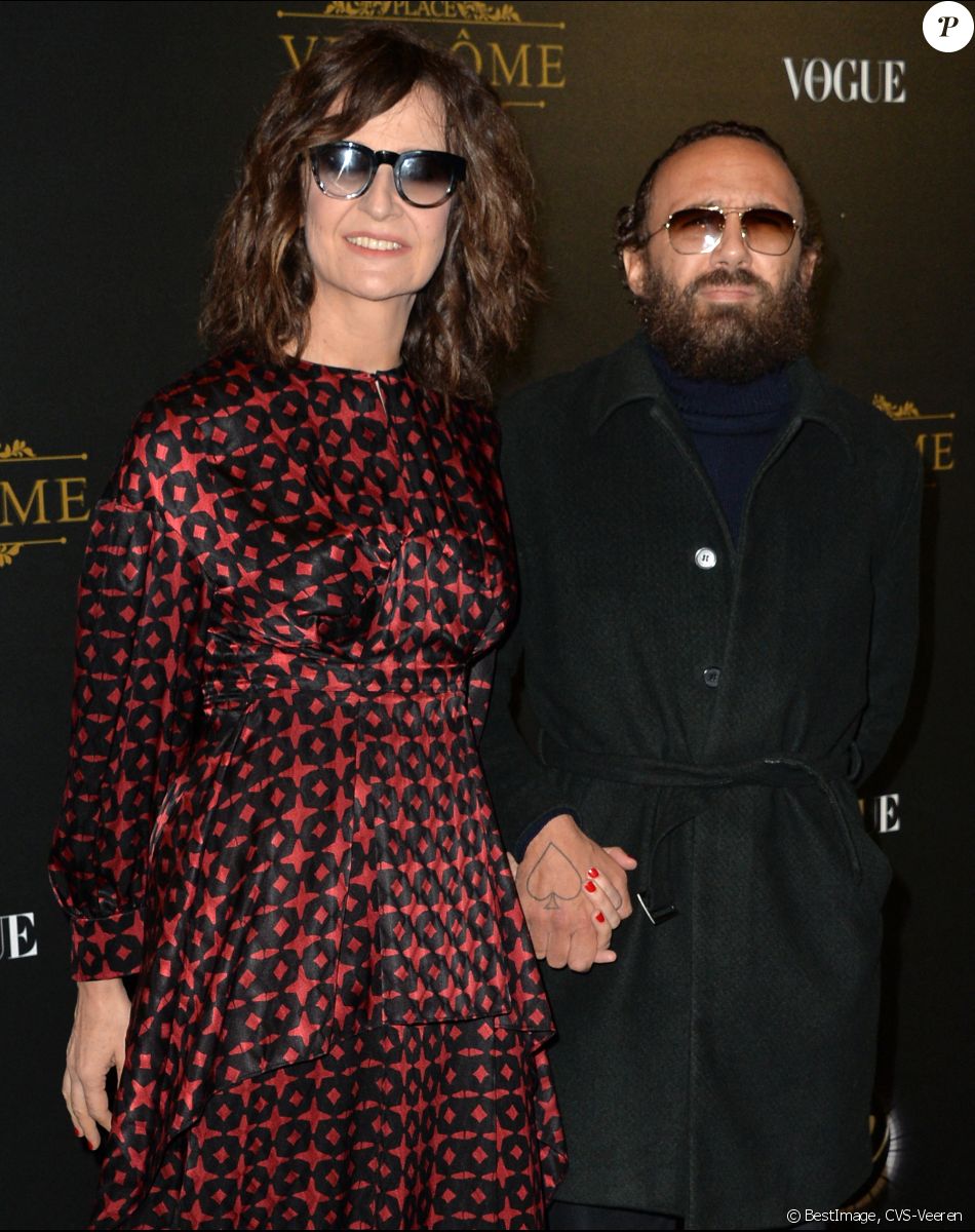 Valérie Lemercier et son compagnon Mathias Kiss - Vogue Paris présente l'inauguration privée de l'exposition de Irving Penn au Grand Palais à Paris le 1er octobre 2017. © CVS-Veeren/Bestimage