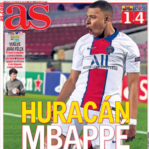 Kylian Mbappé en couverture de magazines de sport espagnols. Auteur d'un triplé le mardi 16 février 2021 face au Barça, Kylian Mbappé a réalisé sa plus belle performance européenne depuis son arrivée au PSG, lors des 8ème de finale aller de la Ligue des champions.