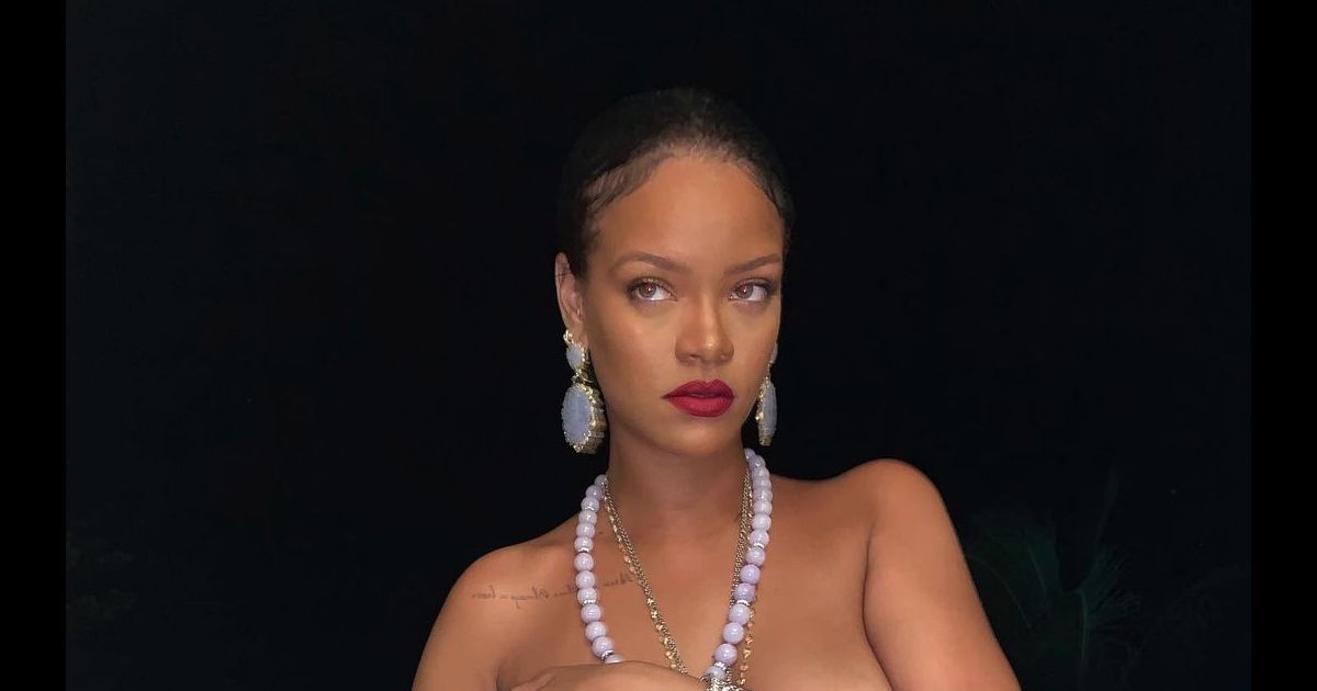 Rihanna Sa dernière photo topless suscite l indignation Crumpa