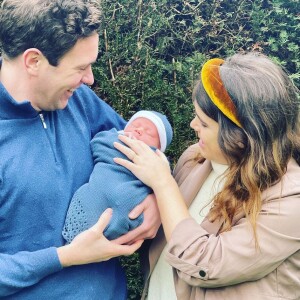 La princesse Eugenie a révélé le prénom de son fils sur Instagram le 20 février 2021. Il s'appelle August Philip Hawke Brooksbank.