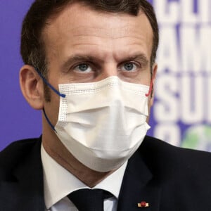 Le président Emmanuel Macron lors d'une visio-conférence du Sommet des hautes ambitions climatiques, au palais de l'Elysée, à Paris, France, le 12 décembre 2020. © Stéphane Lemouton/Bestimage 
