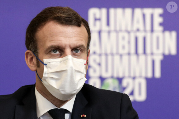 Le président Emmanuel Macron lors d'une visio-conférence du Sommet des hautes ambitions climatiques, au palais de l'Elysée, à Paris, France, le 12 décembre 2020. © Stéphane Lemouton/Bestimage 