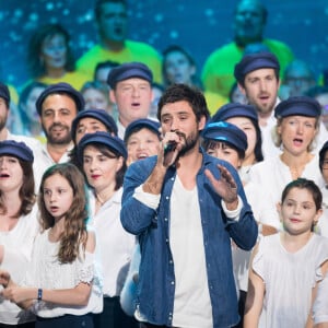 Jérémy Frérot - Deuxième jour de la 33ème édition du Téléthon au Parc de la Villette à Paris le 7 décembre 2019. Le compteur de la 33ème édition du Téléthon a atteint 74,6 millions d'euros dimanche 8 décembre, en hausse par rapport à l'édition 2018 où l'événement caritatif avait été bousculé par la mobilisation des "gilets jaunes". © Tiziano Da Silva/Bestimage