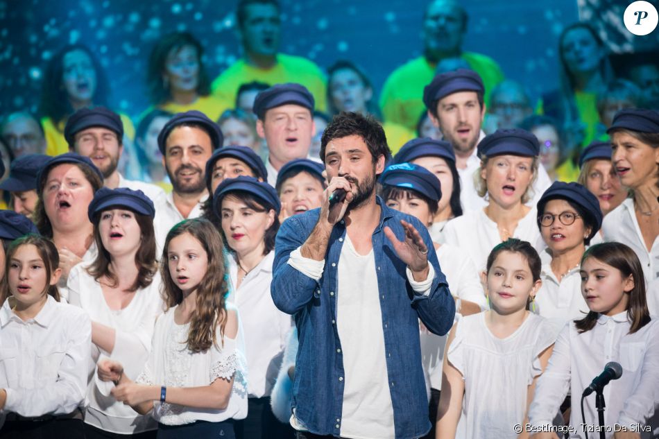 Jérémy Frérot - Deuxième jour de la 33ème édition du Téléthon au Parc de la Villette à Paris le 7 décembre 2019. Le compteur de la 33ème édition du Téléthon a atteint 74,6 millions d'euros dimanche 8 décembre, en hausse par rapport à l'édition 2018 où l'événement caritatif avait été bousculé par la mobilisation des "gilets jaunes". © Tiziano Da Silva/Bestimage