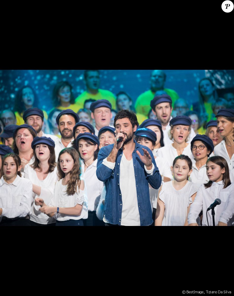 Jérémy Frérot - Deuxième jour de la 33ème édition du Téléthon au Parc de la Villette à Paris le 7 décembre 2019. Le compteur de la 33ème édition du Téléthon a atteint 74,6 millions d'euros dimanche 8 décembre, en hausse par rapport à l'édition 2018 où l'événement caritatif avait été bousculé par la mobilisation des "gilets jaunes". © Tiziano Da Silva/Bestimage
