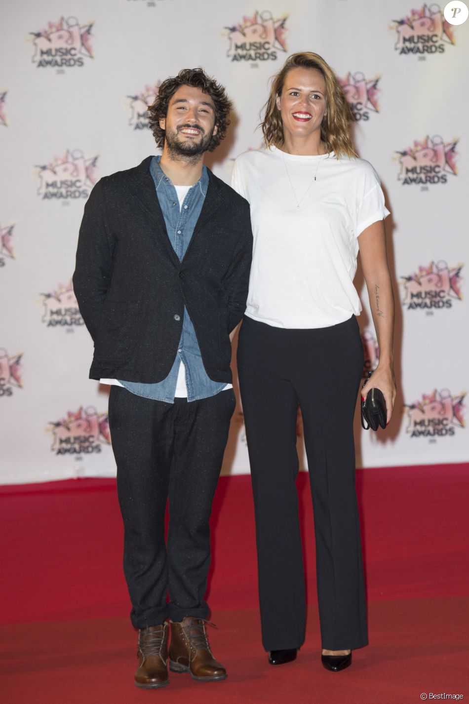 Laure Manaudou et son compagnon Jérémy Frérot - Arrivées à la 17ème cérémonie des NRJ Music Awards 2015 au Palais des Festivals à Cannes, le 7 novembre 2015.