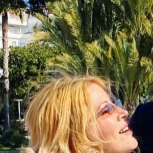 Loana et son ami Nicolas sur Instagram. Le 21 février 2021.