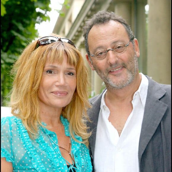 Clémentine Célarié et Jean Reno à l'espace Pierre Cardin.