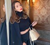 Nabilla Benattia pose sur Instagram