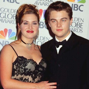 Leonardo Dicaprio et Kate Winslet aux Golden Globes pour défendre le film "Titanic".