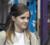 Exclusif - Emma Watson est allée faire du shopping dans le magasin de lingerie Tallulah à Londres. Le 9 juillet 2020 