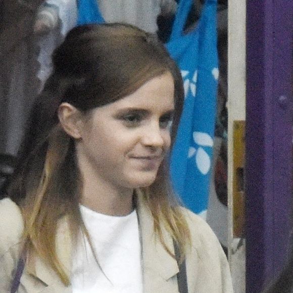 Exclusif - Emma Watson est allée faire du shopping dans le magasin de lingerie Tallulah à Londres. Le 9 juillet 2020 