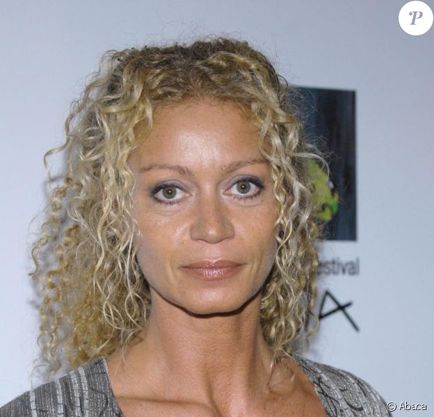 Raphaëlle ricci, 1ere lame pour le 14ème lama, tenzin gyatso, membres de la ophélie winter official© ⓦ compagnie, officials. Raphaelle Ricci Leve Le Voile Sur Un Viol Dont Elle A Ete Victime A L Age De 13 Ans Purepeople