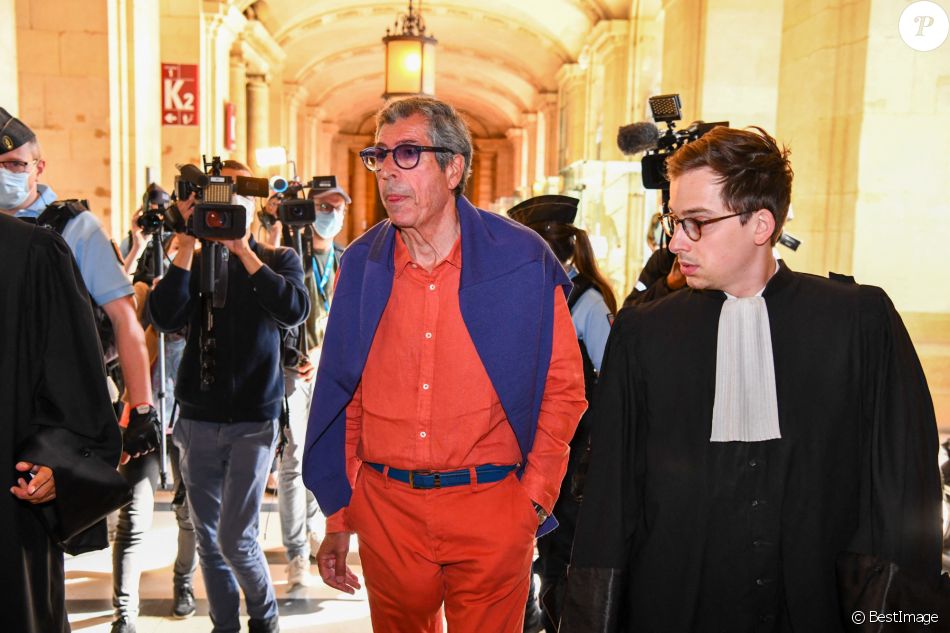Patrick Balkany à la sortie du palais de justice de Paris après sa condamnation à cinq ans de prison ferme ; et quatre ans pour sa femme Isabelle le 27 mai 2020.