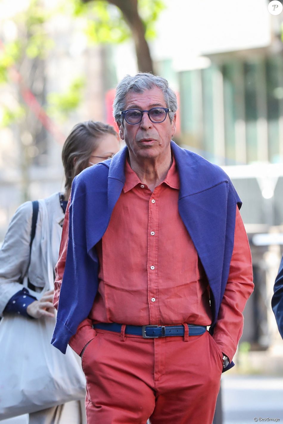 Patrick Balkany arrive au palais de justice de Paris pour entendre la décision de la cour d'appel concernant l'affaire de blanchiment aggravée contre lui et sa femme Isabelle.