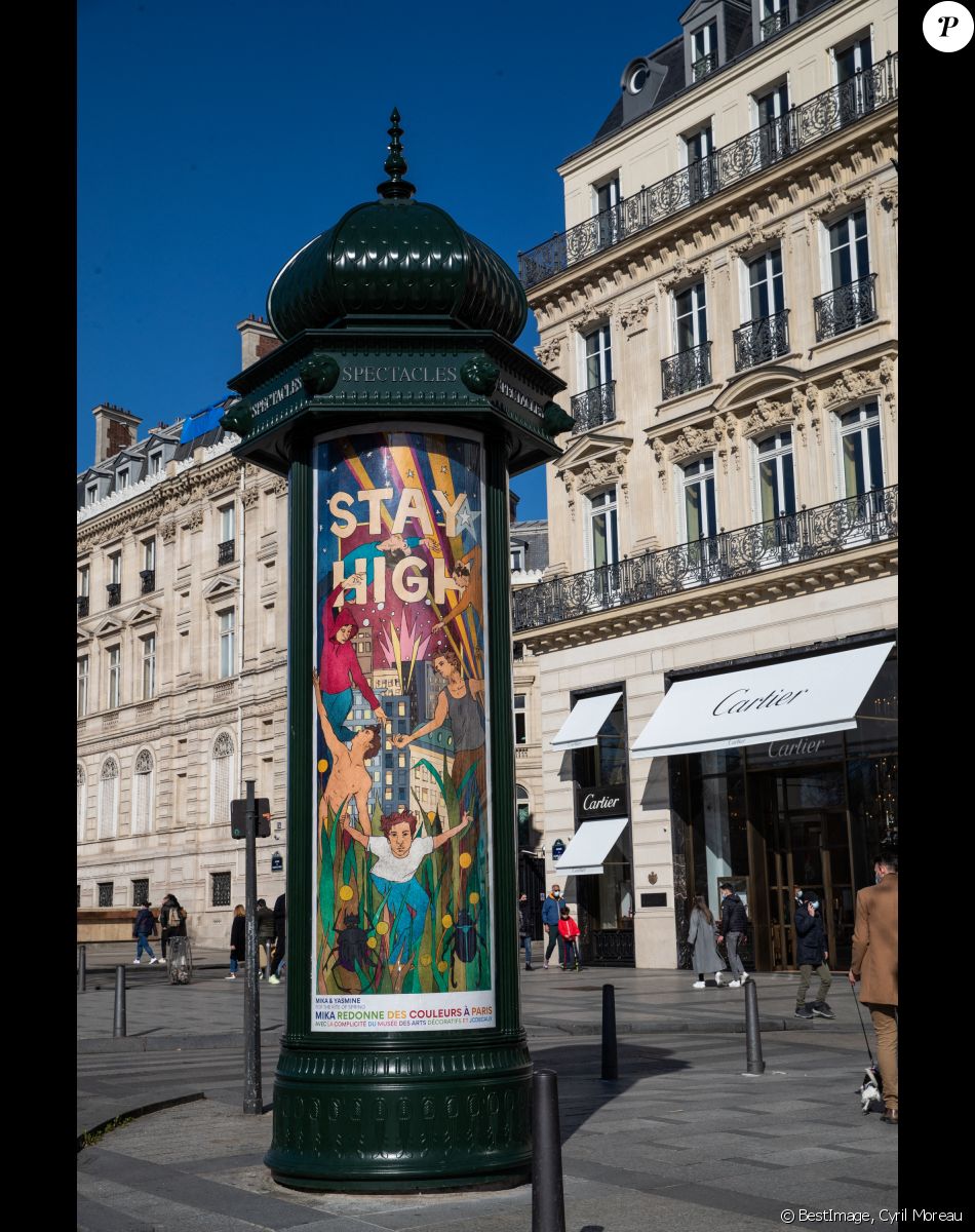 Exclusif - Mika et neuf autres artistes redonnent des couleurs à Paris. Le 28 février 2021. ©Cyril Moreau / Bestimage