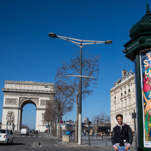 Exclusif - Mika et neuf autres artistes redonnent des couleurs à Paris. Le 28 février 2021. ©Cyril Moreau / Bestimage