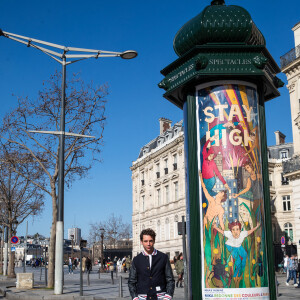 Exclusif - Mika et neuf autres artistes redonnent des couleurs à Paris. Le 28 février 2021. ©Cyril Moreau / Bestimage