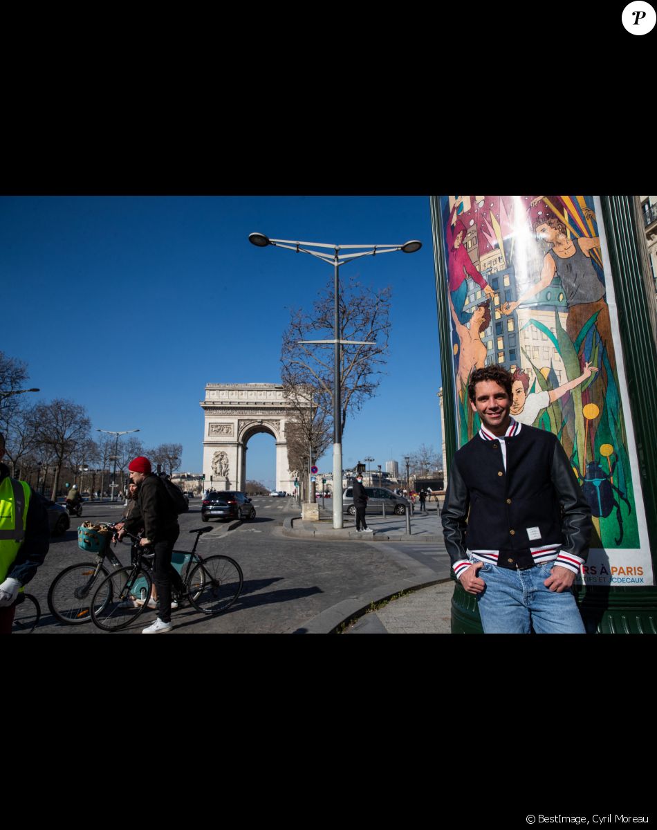 Exclusif - Mika et neuf autres artistes redonnent des couleurs à Paris. Le 28 février 2021. ©Cyril Moreau / Bestimage
