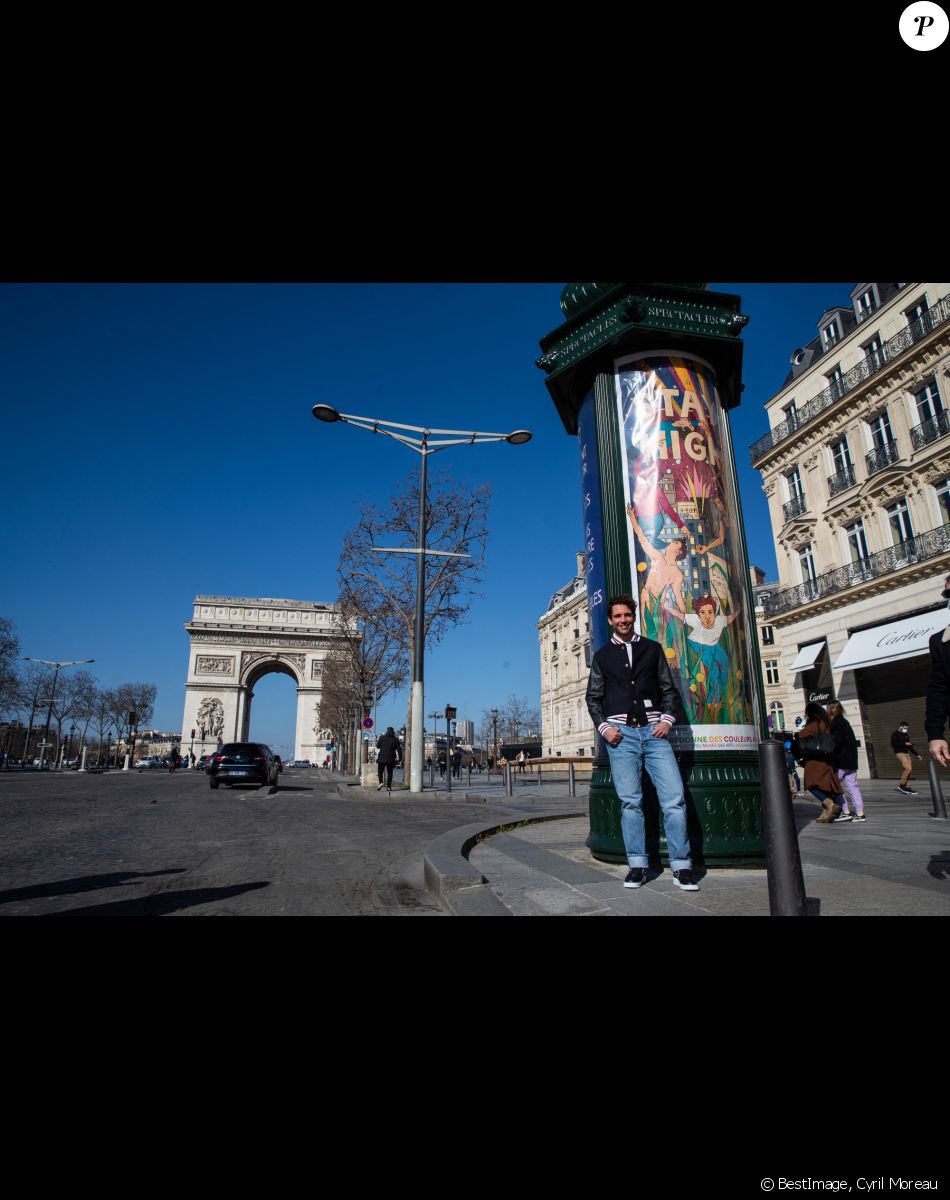 Exclusif - Mika et neuf autres artistes redonnent des couleurs à Paris. Le 28 février 2021. ©Cyril Moreau / Bestimage
