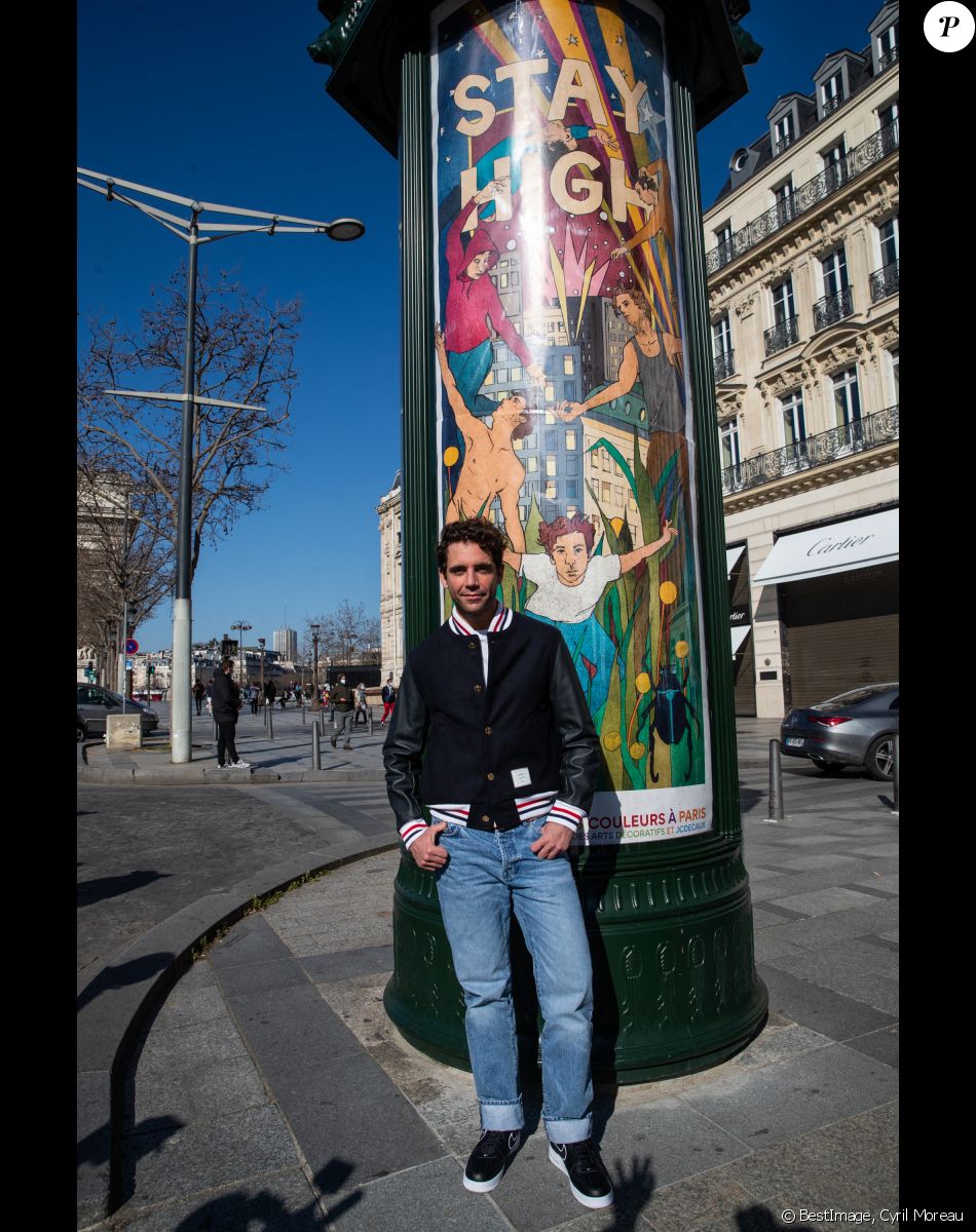 Exclusif - Mika et neuf autres artistes redonnent des couleurs à Paris. Le 28 février 2021. ©Cyril Moreau / Bestimage