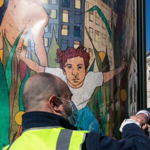 Exclusif - Mika et neuf autres artistes redonnent des couleurs à Paris. Le 28 février 2021. ©Cyril Moreau / Bestimage